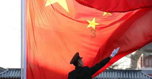 虞书欣生活中是什么模样？上半身少女下半身时尚女，这穿搭太时尚